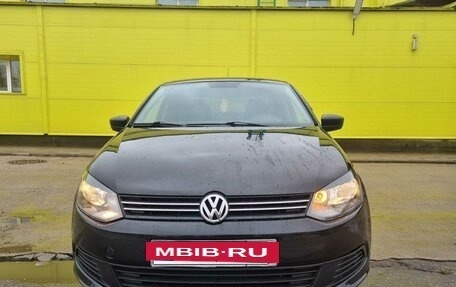 Volkswagen Polo VI (EU Market), 2011 год, 450 000 рублей, 2 фотография