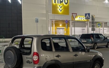 Chevrolet Niva I рестайлинг, 2011 год, 550 000 рублей, 2 фотография