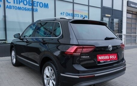 Volkswagen Tiguan II, 2018 год, 3 150 000 рублей, 3 фотография