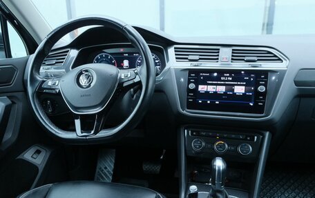 Volkswagen Tiguan II, 2018 год, 3 150 000 рублей, 11 фотография