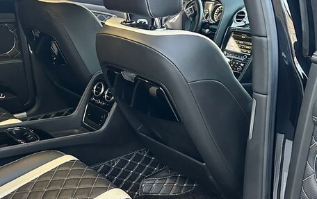 Bentley Flying Spur II, 2017 год, 9 500 000 рублей, 13 фотография