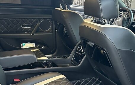 Bentley Flying Spur II, 2017 год, 9 500 000 рублей, 12 фотография