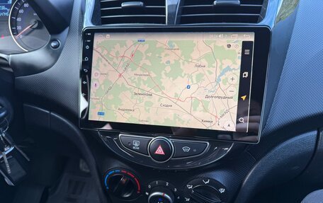 Hyundai Solaris II рестайлинг, 2015 год, 1 600 000 рублей, 11 фотография