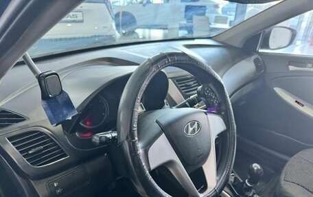 Hyundai Solaris II рестайлинг, 2011 год, 850 000 рублей, 10 фотография