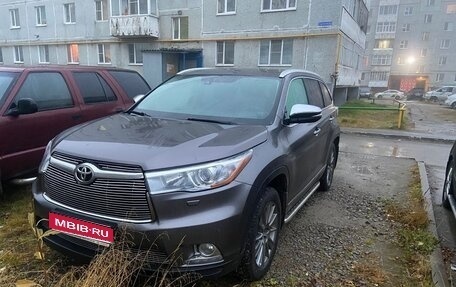 Toyota Highlander III, 2014 год, 3 000 000 рублей, 1 фотография