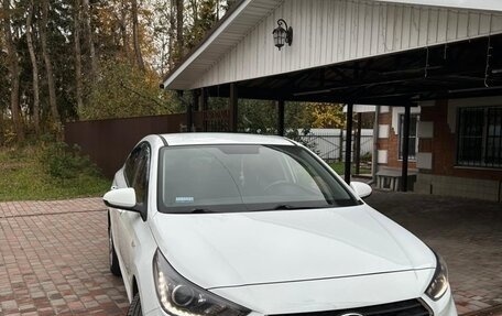 Hyundai Solaris II рестайлинг, 2017 год, 1 300 000 рублей, 1 фотография