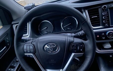 Toyota Highlander III, 2014 год, 3 000 000 рублей, 2 фотография