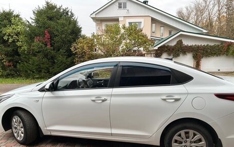 Hyundai Solaris II рестайлинг, 2017 год, 1 300 000 рублей, 2 фотография