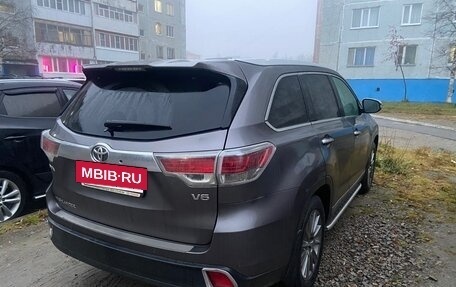 Toyota Highlander III, 2014 год, 3 000 000 рублей, 9 фотография
