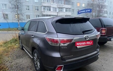Toyota Highlander III, 2014 год, 3 000 000 рублей, 6 фотография