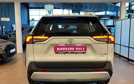 Toyota RAV4, 2025 год, 4 500 000 рублей, 3 фотография
