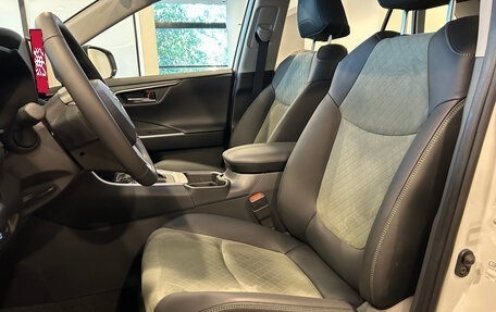 Toyota RAV4, 2025 год, 4 500 000 рублей, 15 фотография