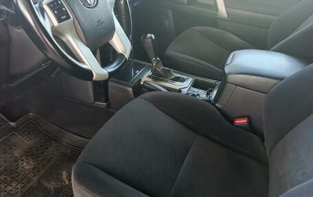 Toyota Land Cruiser Prado 150 рестайлинг 2, 2015 год, 3 200 000 рублей, 6 фотография