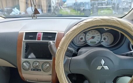 Mitsubishi Colt VI рестайлинг, 2005 год, 449 000 рублей, 2 фотография