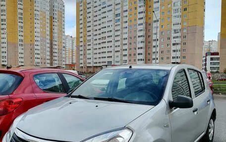 Renault Sandero I, 2014 год, 650 000 рублей, 2 фотография