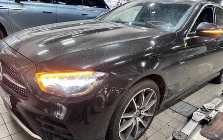 Mercedes-Benz E-Класс, 2021 год, 4 350 000 рублей, 1 фотография