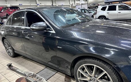 Mercedes-Benz E-Класс, 2021 год, 4 350 000 рублей, 3 фотография