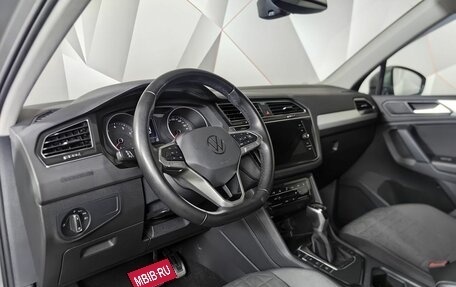 Volkswagen Tiguan II, 2021 год, 2 395 000 рублей, 14 фотография