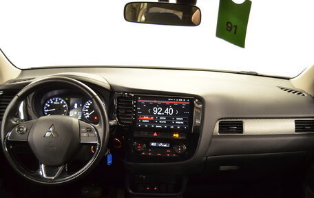 Mitsubishi Outlander III рестайлинг 3, 2018 год, 1 550 000 рублей, 17 фотография