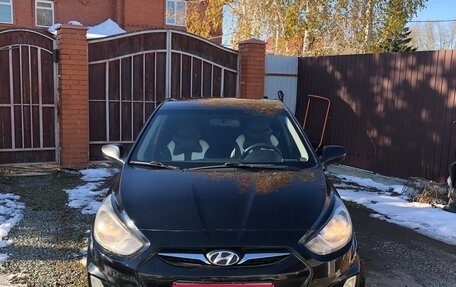 Hyundai Solaris II рестайлинг, 2013 год, 760 000 рублей, 1 фотография