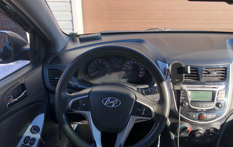 Hyundai Solaris II рестайлинг, 2013 год, 760 000 рублей, 13 фотография