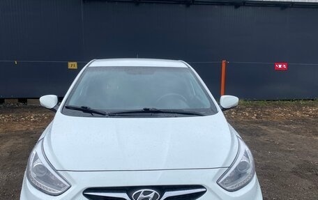 Hyundai Solaris II рестайлинг, 2014 год, 790 000 рублей, 1 фотография