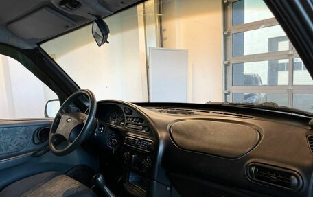 Chevrolet Niva I рестайлинг, 2003 год, 220 000 рублей, 11 фотография