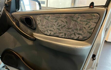 Chevrolet Niva I рестайлинг, 2003 год, 220 000 рублей, 15 фотография