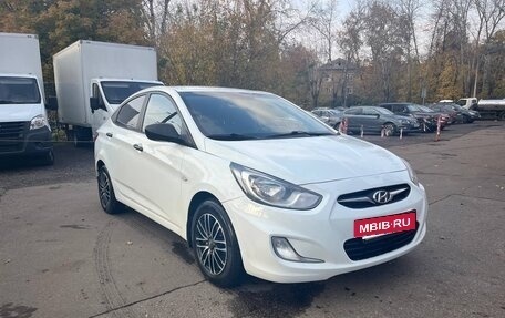 Hyundai Solaris II рестайлинг, 2011 год, 600 000 рублей, 3 фотография