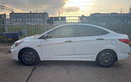 Hyundai Solaris II рестайлинг, 2011 год, 600 000 рублей, 10 фотография