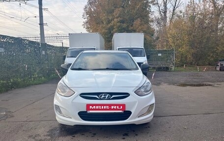 Hyundai Solaris II рестайлинг, 2011 год, 600 000 рублей, 8 фотография