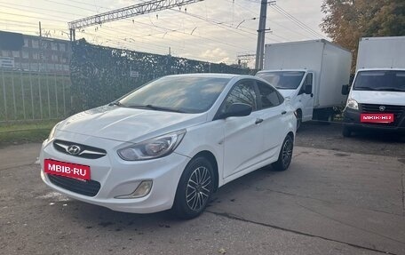 Hyundai Solaris II рестайлинг, 2011 год, 600 000 рублей, 11 фотография