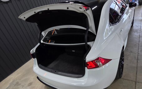 Lexus IS III, 2016 год, 2 350 000 рублей, 14 фотография
