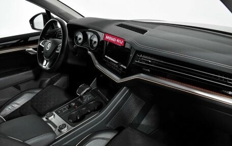 Volkswagen Touareg III, 2019 год, 4 555 000 рублей, 8 фотография