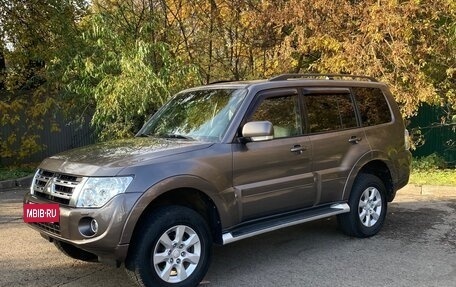 Mitsubishi Pajero IV, 2012 год, 2 200 000 рублей, 2 фотография