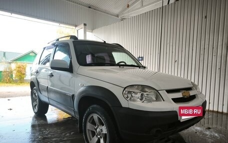 Chevrolet Niva I рестайлинг, 2016 год, 710 000 рублей, 2 фотография