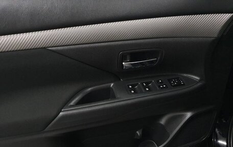 Mitsubishi Outlander III рестайлинг 3, 2019 год, 2 638 000 рублей, 15 фотография