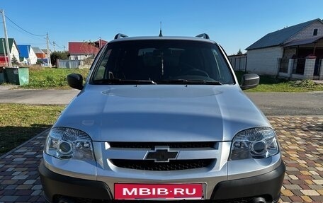 Chevrolet Niva I рестайлинг, 2017 год, 755 000 рублей, 1 фотография