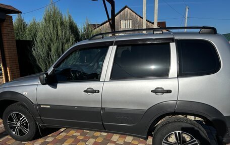 Chevrolet Niva I рестайлинг, 2017 год, 755 000 рублей, 4 фотография