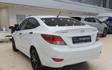 Hyundai Solaris II рестайлинг, 2013 год, 641 000 рублей, 11 фотография