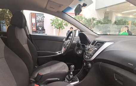 Hyundai Solaris II рестайлинг, 2013 год, 641 000 рублей, 15 фотография