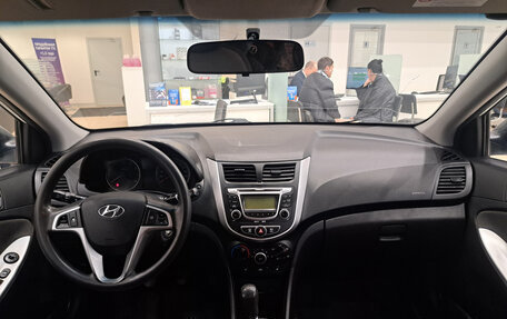 Hyundai Solaris II рестайлинг, 2013 год, 641 000 рублей, 18 фотография