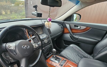 Infiniti QX70, 2013 год, 2 500 000 рублей, 2 фотография
