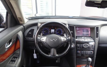 Infiniti QX70, 2014 год, 2 190 000 рублей, 12 фотография