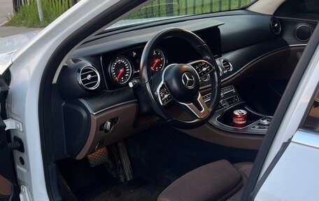 Mercedes-Benz E-Класс, 2019 год, 2 300 000 рублей, 4 фотография
