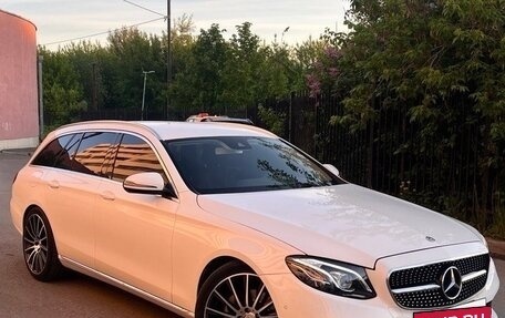 Mercedes-Benz E-Класс, 2019 год, 2 300 000 рублей, 8 фотография