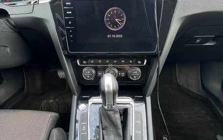 Volkswagen Passat B8 рестайлинг, 2018 год, 2 100 000 рублей, 23 фотография