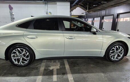 Hyundai Sonata VIII, 2022 год, 3 150 000 рублей, 2 фотография