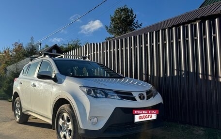 Toyota RAV4, 2015 год, 2 050 000 рублей, 4 фотография