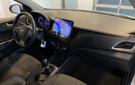 Hyundai Solaris II рестайлинг, 2017 год, 1 020 000 рублей, 12 фотография